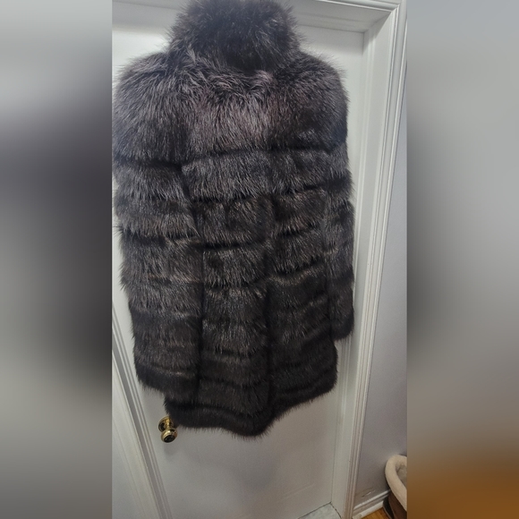 Women's Beaver Coat with Layers and Leather - Picture 5 of 5